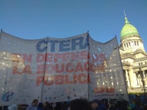Lee más sobre el artículo La CTERA exige una Paritaria Nacional Docente específica para tratar la vuelta a clases en forma presencial