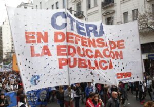 Lee más sobre el artículo La CTERA se declara en estado de ALERTA y MOVILIZACIÓN: adhesión al PARO NACIONAL, movilizaciones provinciales, audiencias con legisladores, acciones conjuntas con organizaciones de DDHH, sociales y sindicales