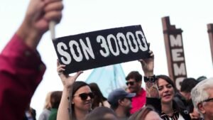 Lee más sobre el artículo Delegadxs de escuela del Suteba La Costa-Gral. Lavalle se movilizaron por el Día Nacional de la Memoria, por la Verdad y la Justicia