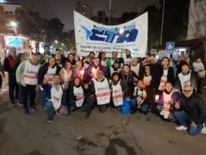 Lee más sobre el artículo Suteba La Costa-Gral. Lavalle se movilizó en defensa del sistema democrático y la soberanía
