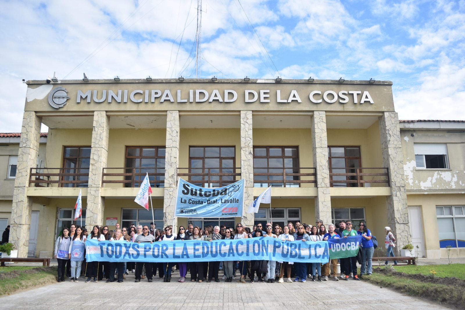 Lee más sobre el artículo ESCUELAS SEGURAS EN LA COSTA: LA PROVINCIA COMENZÓ CON LA EJECUCIÓN DE TRABAJOS INTEGRALES DE GAS EN EDIFICIOS ESCOLARES