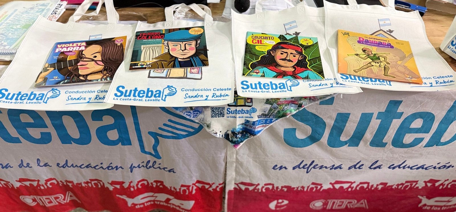Lee más sobre el artículo “Multiplicamos lecturas”: SUTEBA La Costa-Gral. Lavalle de la mano de Chirimbote donó libros para escuelas